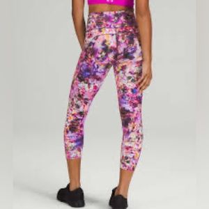 Lululemon Seawheeze Flash Floral Multi Fast and Frees - 8